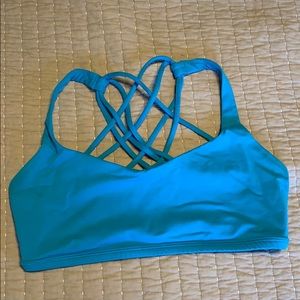Lululemon free to be sports bra